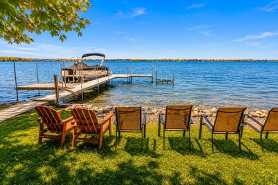 2 House 26 Guest Cayuga Lakefront | Hot Tub/Kayak