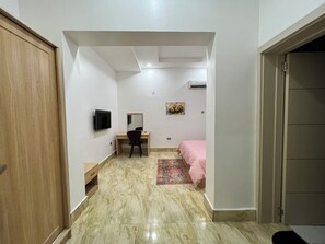 1 bedroom, desk, iron/ironing board, free WiFi