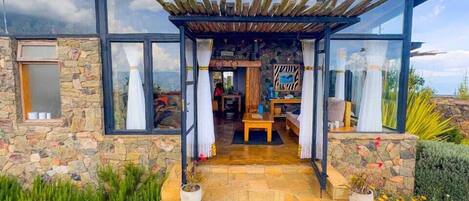 Luxury Cottage, Balcony, Mountain View | Terrace/patio