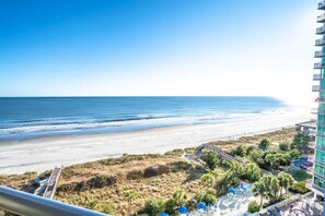 Beach nearby - 8th Floor with Stunning Views Contemporary Oceanfront (North Myrtle Beach)