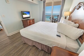 3 bedrooms, iron/ironing board, free WiFi, bed sheets - Bahama Sands, Direct Oceanfront Views, Nice, Pools (North Myrtle Beach)