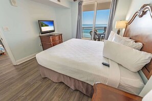 3 slaapkamers, een strijkplank/strijkijzer, gratis wifi, beddengoed