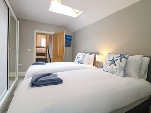 3 habitaciones, decoración personalizada y muebles diferentes