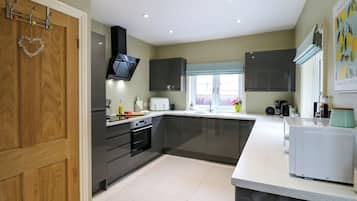 Dishwasher, cookware/dishes/utensils