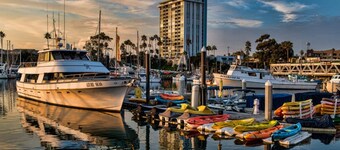 Stylish surf lodge with ocean views, spa bath, hot tub, fire pit, BBQ, patio & luxe furnishings!