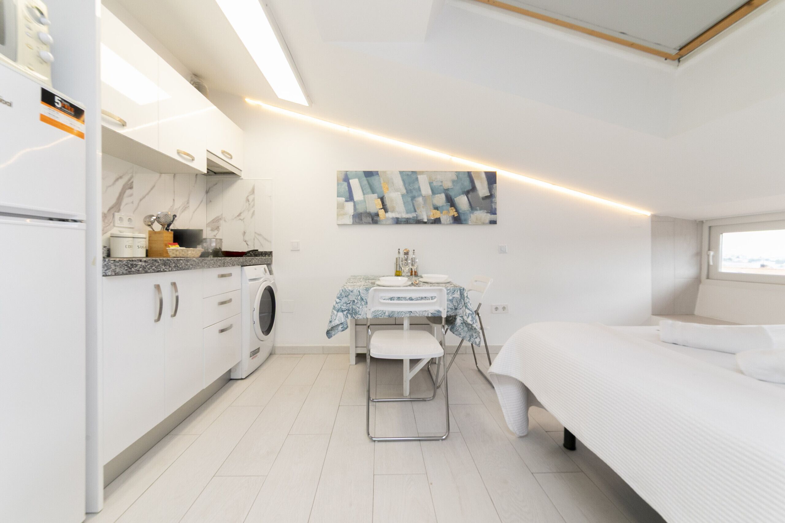 Free WiFi, bed sheets