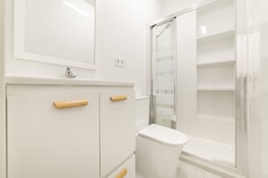 Shower, towels - Coslada M7 (Coslada)