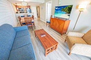 TV, offices - Dunes Village 3BR - Waterpark - Direct Oceanfront (Myrtle Beach)