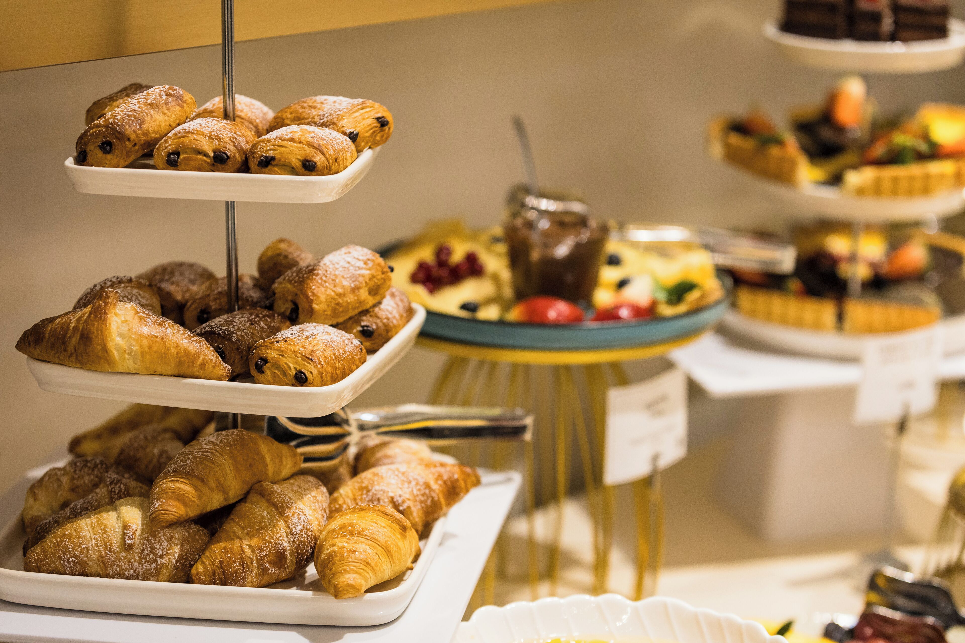 Daily buffet breakfast (EUR 15 per person)