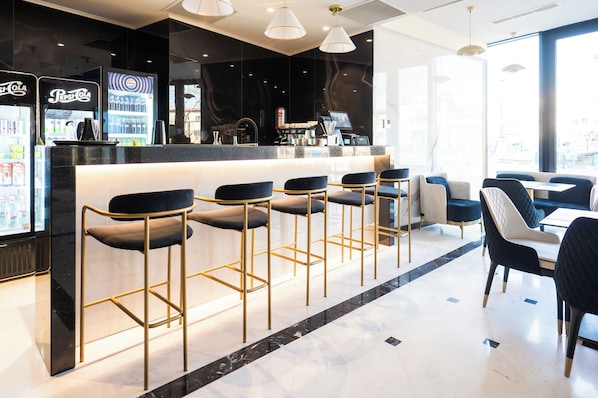 Bar (en el alojamiento)