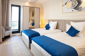 Superior Twin Room, Balcony, City View | Egyptian cotton sheets, premium bedding, in-room safe, desk - Le Blanc Cotroceni hotel (Bucharest)