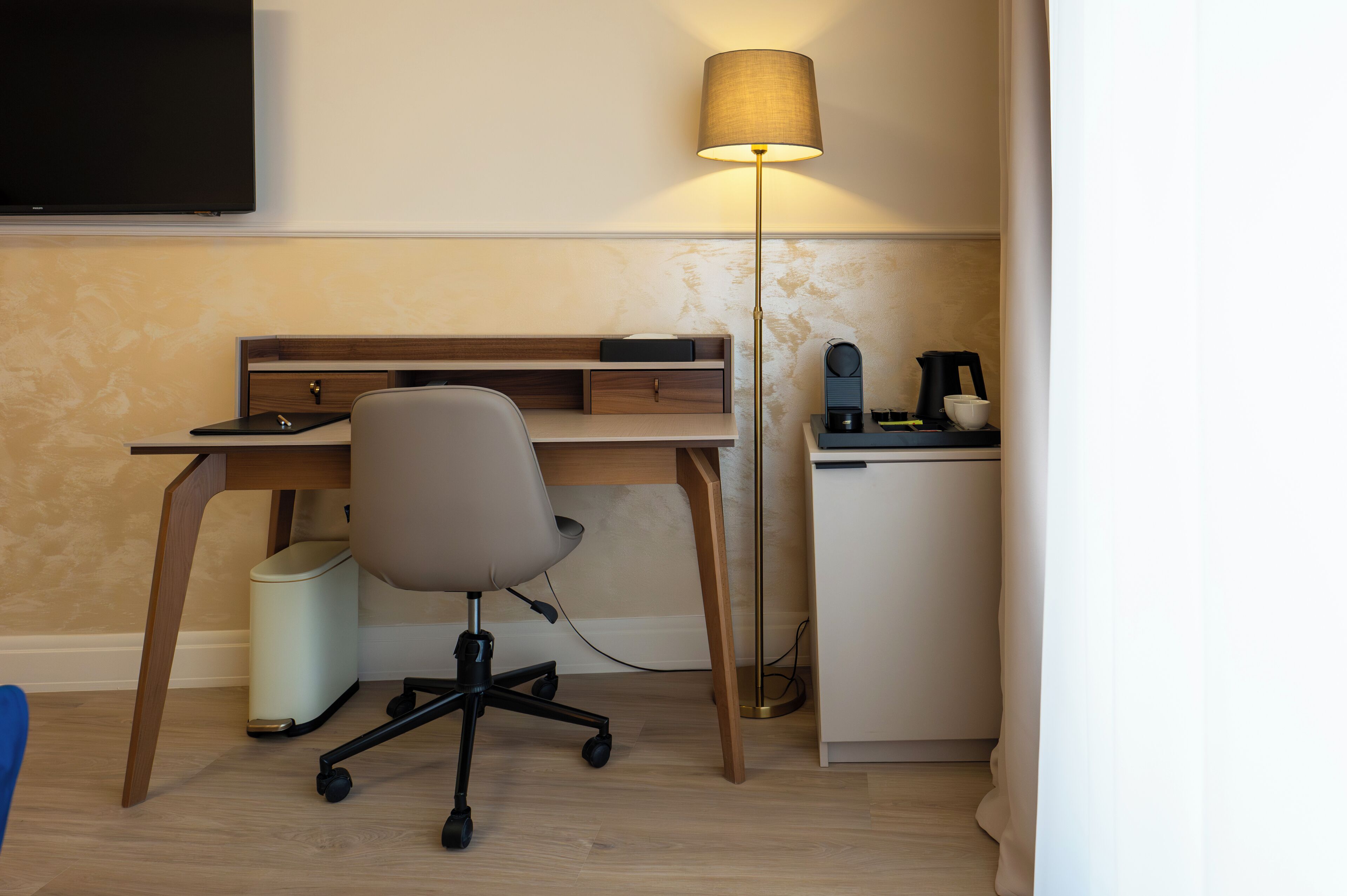 Standard Double Room, River View | Egyptian cotton sheets, premium bedding, in-room safe, desk