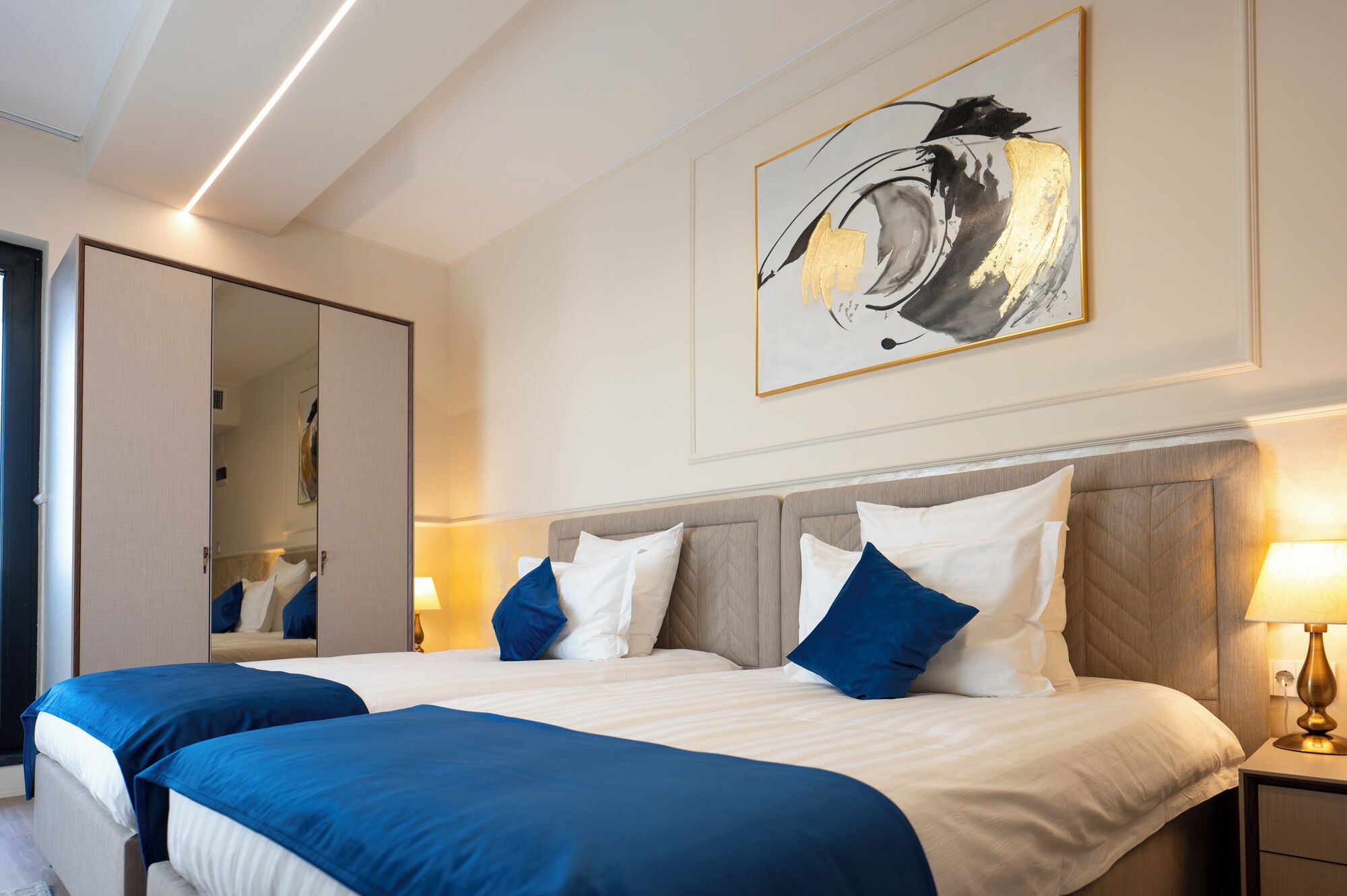 Superior Twin Room, Balcony, City View | Egyptian cotton sheets, premium bedding, in-room safe, desk