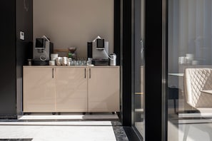 Frukostbuffé varje dag (EUR 15 per person)