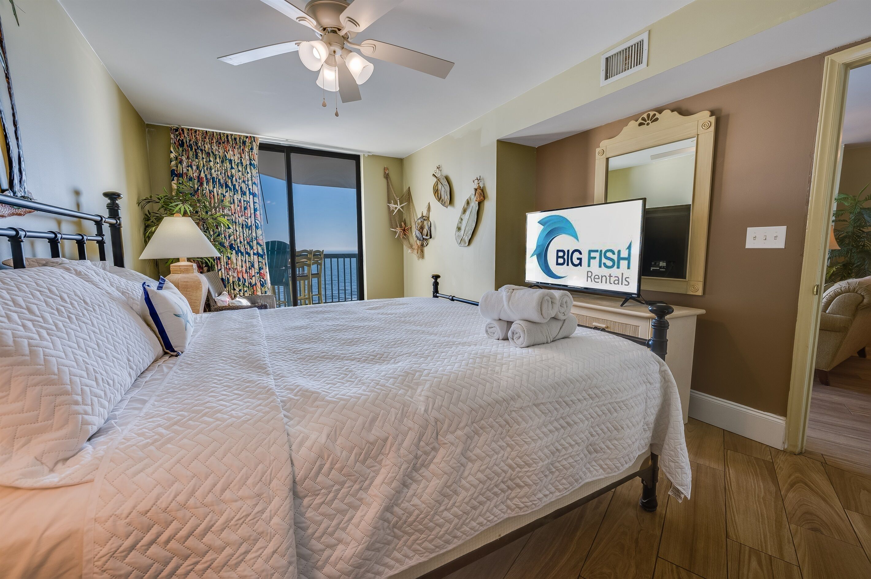 4 bedrooms, iron/ironing board, free WiFi, bed sheets