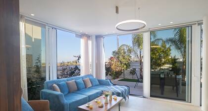 Protaras Vie Bleu Villa VB8 - a villa that sleeps 7 guests in 3 bedrooms