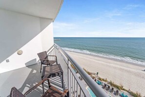 Property grounds - New Honey Moon Suite, 1BR Direct Oceanfront, Pools (Myrtle Beach)