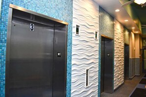 Interior - New Honey Moon Suite, 1BR Direct Oceanfront, Pools (Myrtle Beach)