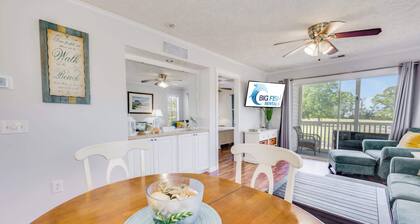 NEW! Large 2BR| River Oaks Golf | Pools | Hot Tubs
