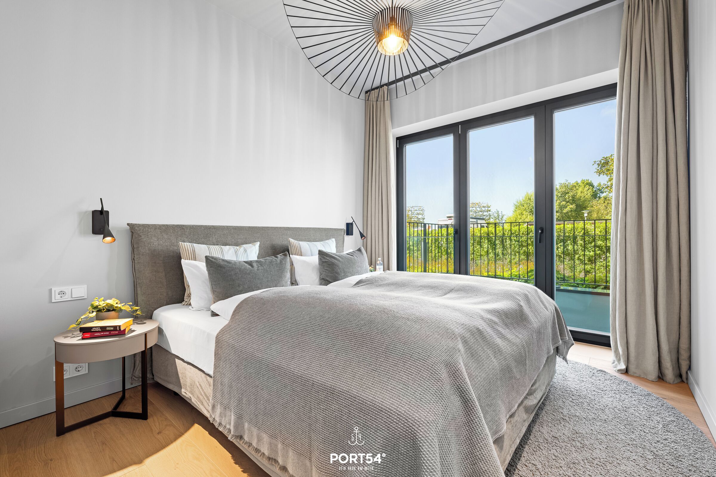 2 bedrooms, travel cot, free WiFi, bed sheets