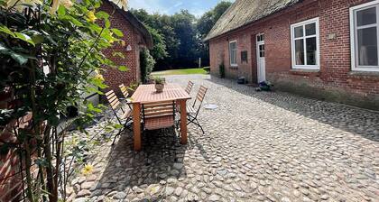 Charming Holiday Apartment Thorge in Picturesque Döttgebüll