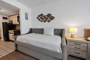 1 habitación, tabla de planchar con plancha, wifi gratis y ropa de cama 