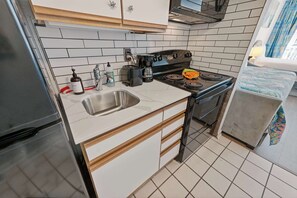 Luokittelematon kuva, 4 kautta 14, painike