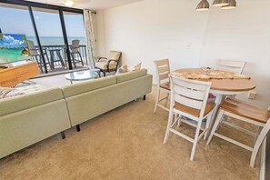 Televisión y oficina 