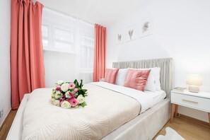 2 bedrooms, desk, iron/ironing board, WiFi - Lumina opposite the Palace of Culture and Science (Warszawa BIG)