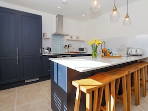 Dishwasher, cookware/dishes/utensils - The Haven (Marazion)