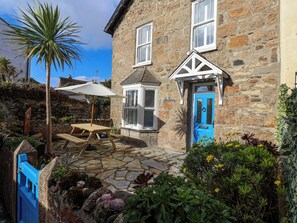 Outdoor dining - The Haven (Marazion)