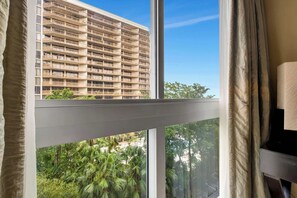 Interior - Grove Cove - Pool, Parking, Central Coconut Grove (Miami)