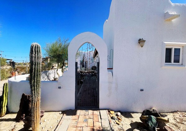 Exterior detail - Casa Ramada: Perfect for relaxation and fun. (San Felipe)