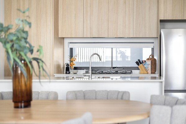 Private kitchen - Stafford St Apartments by Urban Rest (Adelaide)
