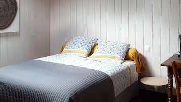 1 dormitorio, tabla de planchar con plancha, cuna de viaje y wifi