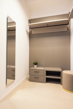 Luxury Room, 1 King Bed, Private Bathroom, City View | In-room safe, desk, laptop workspace, blackout drapes - Luxury Station Suite (Bologna)