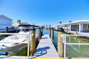 Marina - Dream vacation home with open water views, boating, pools in Geiger Key (Key West)