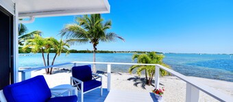 Dream vacation home with open water views, boating, pools in Geiger Key