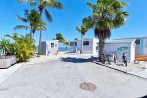 Property grounds - Dream vacation home with open water views, boating, pools in Geiger Key (Key West)