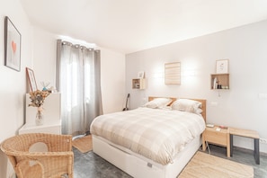 2 bedrooms, iron/ironing board, free WiFi, bed sheets