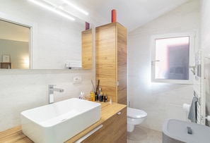 Hair dryer, towels