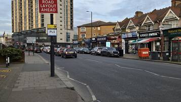 Deluxe Apartment, City View | Street view