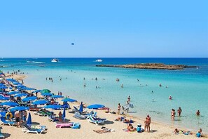 Beach nearby - Greek Style Villa Blossom, 5-Bedroom Short Walking Distance To Fig Tree Bay (Protaras)