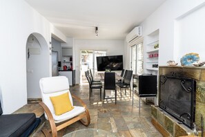 Interior - Greek Style Villa Blossom, 5-Bedroom Short Walking Distance To Fig Tree Bay (Protaras)