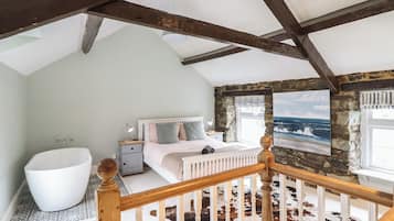 Cottage | 3 bedrooms, individually decorated, individually furnished, free WiFi