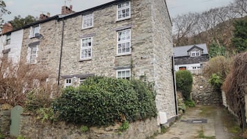 Cottage | Exterior