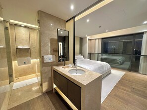 Luxury Apartment, Canal View | Soundproofing, free WiFi