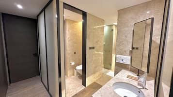 Luxury Apartment, Canal View | Bathroom | Slippers