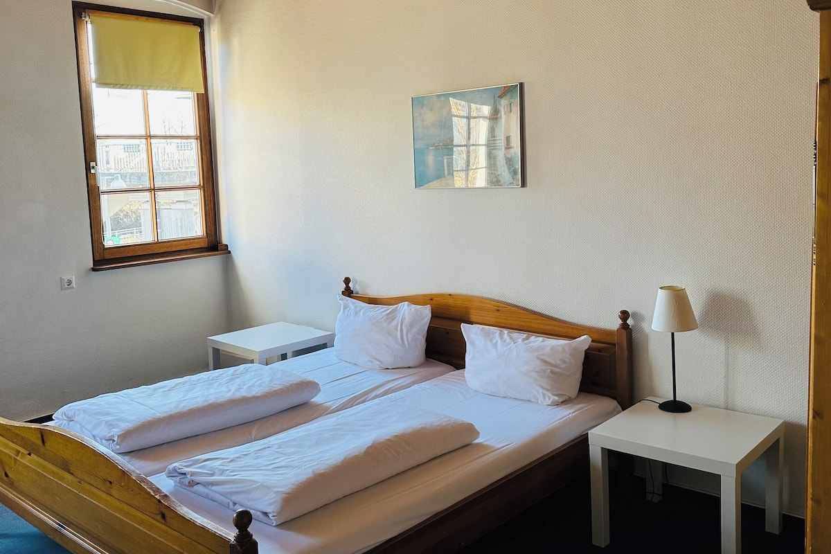 Habitación básica con 1 cama doble o 2 individuales | Wifi gratis