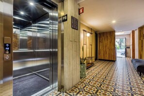 Interior - Bright Condesa Exclusive - Modern 2BR in Condesa (Mexico City)